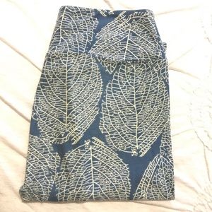 Lularoe blue and cream coral leaf OS Leggings